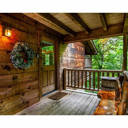 Peekaboo With Hot Tub, Pool Table, And Jacuzzi Villa Pigeon Forge Buitenkant foto