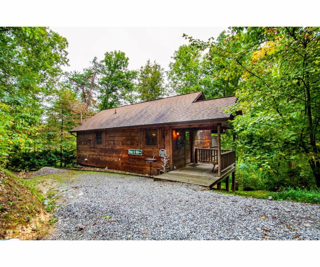 Peekaboo With Hot Tub, Pool Table, And Jacuzzi Villa Pigeon Forge Buitenkant foto