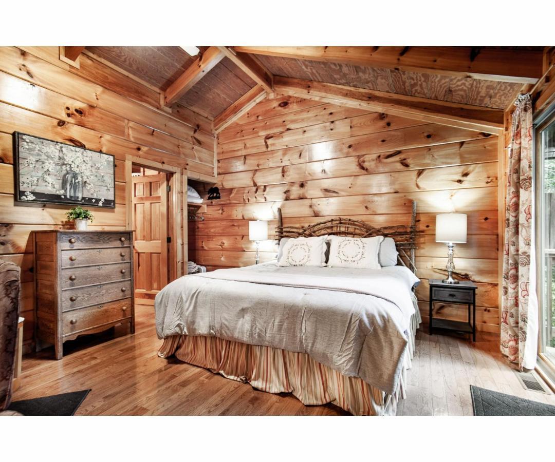Peekaboo With Hot Tub, Pool Table, And Jacuzzi Villa Pigeon Forge Buitenkant foto