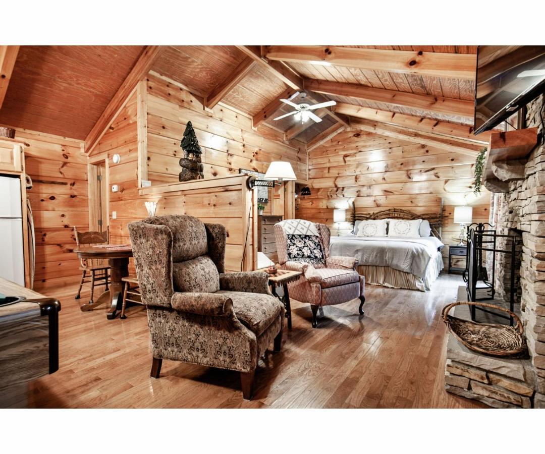 Peekaboo With Hot Tub, Pool Table, And Jacuzzi Villa Pigeon Forge Buitenkant foto