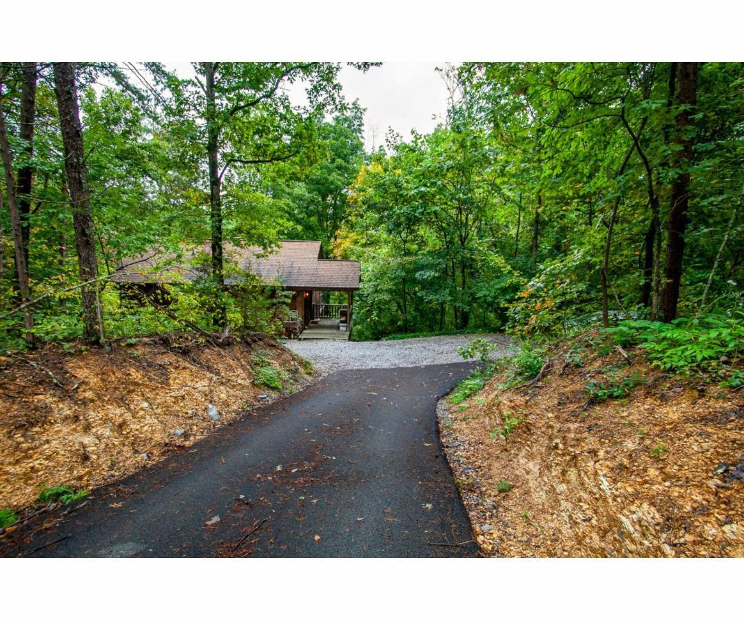 Peekaboo With Hot Tub, Pool Table, And Jacuzzi Villa Pigeon Forge Buitenkant foto