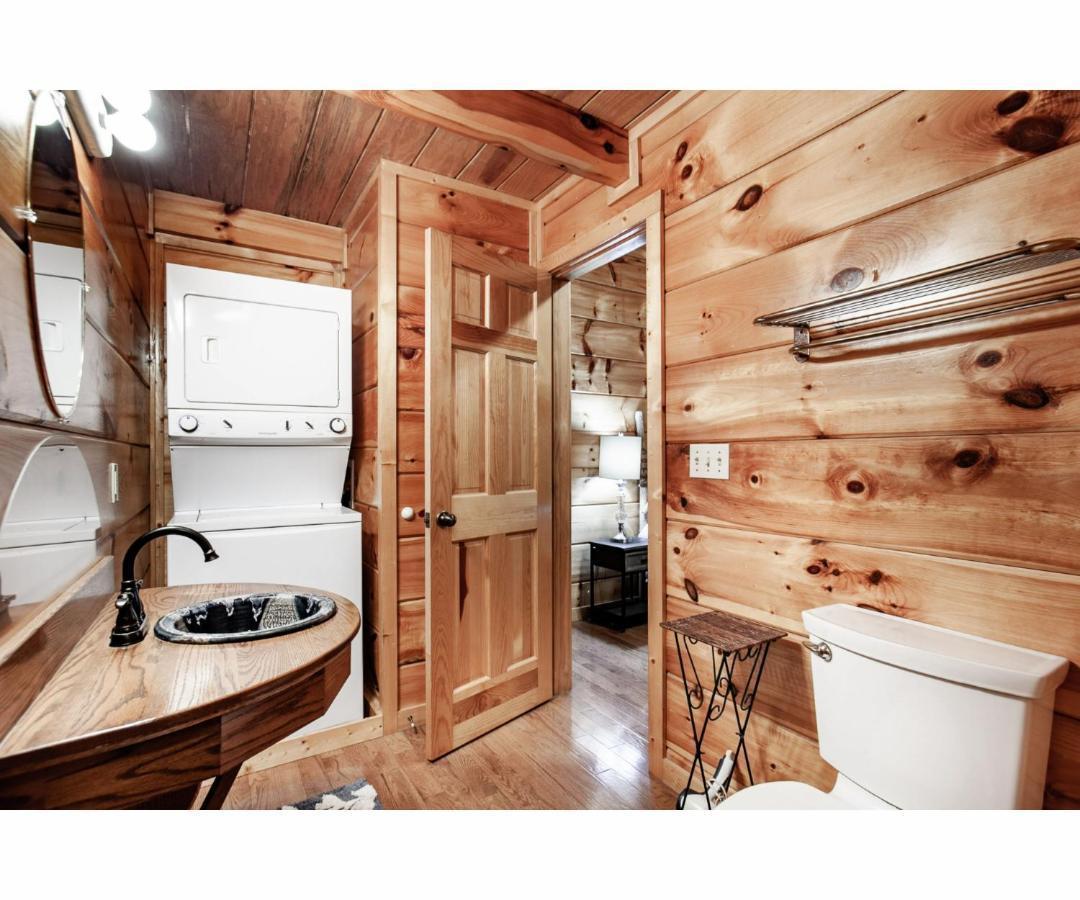 Peekaboo With Hot Tub, Pool Table, And Jacuzzi Villa Pigeon Forge Buitenkant foto