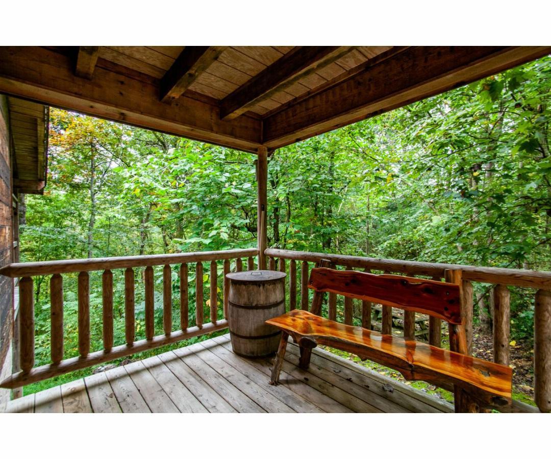 Peekaboo With Hot Tub, Pool Table, And Jacuzzi Villa Pigeon Forge Buitenkant foto